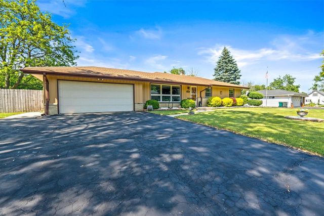 2324 W Woodward DRIVE, Oak Creek, WI 53154