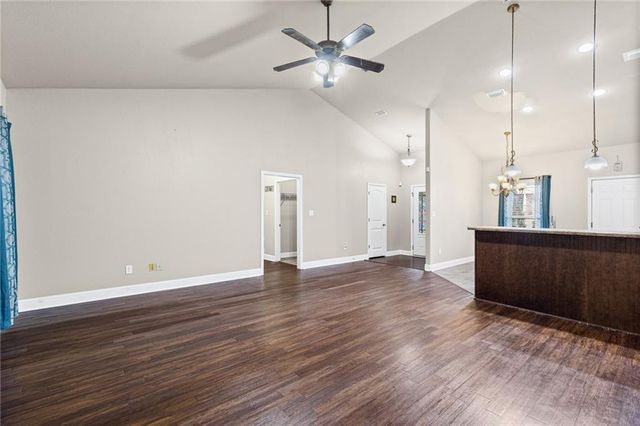 2237 Farrington Loop E, Semmes, AL 36575