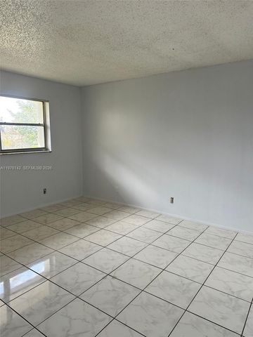 8000 Fairview Dr 306, Tamarac, FL 33321