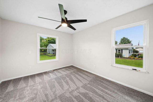 417 Forward Pass Road SW, Pataskala, OH 43062