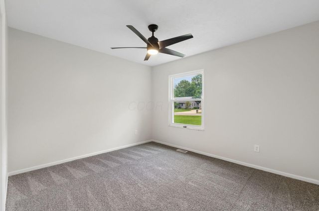 417 Forward Pass Road SW, Pataskala, OH 43062