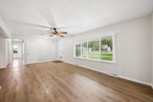417 Forward Pass Road SW, Pataskala, OH 43062