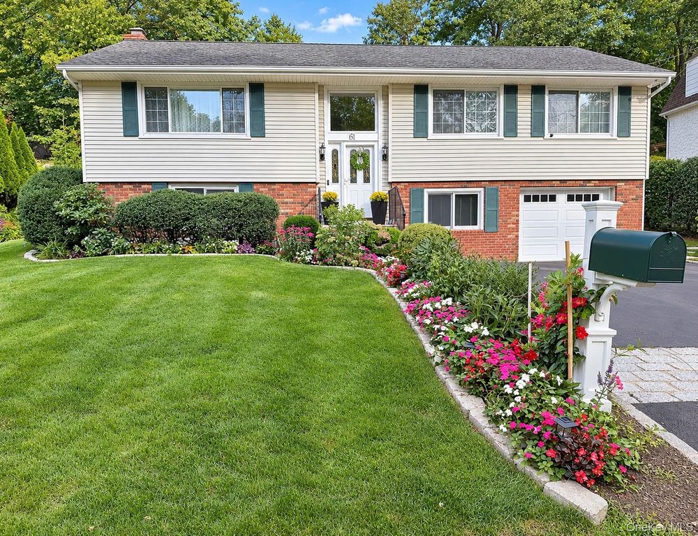 61 Center Drive, Old Greenwich, CT 06870 — exterior
