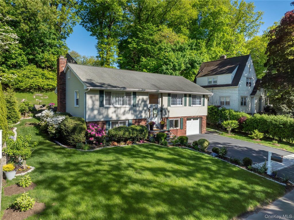 61 Center Drive, Old Greenwich, CT 06870 — photo 2
