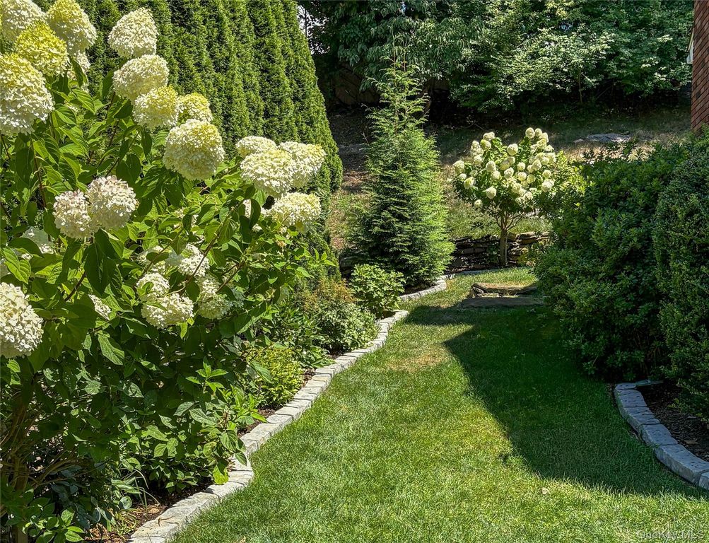 61 Center Drive, Old Greenwich, CT 06870 — photo 5