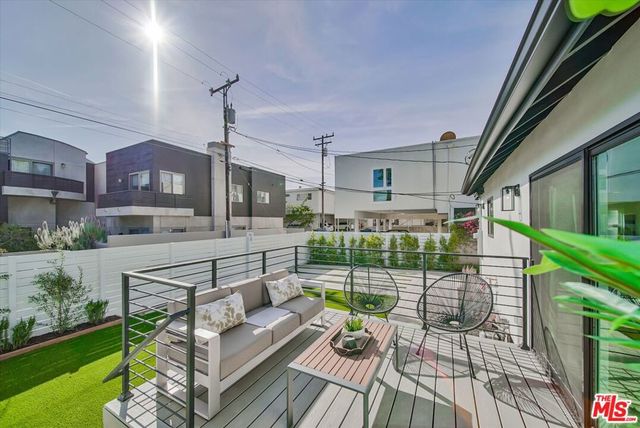 2021 Idaho Avenue, Santa Monica, CA 90403