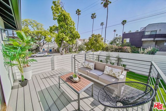 2021 Idaho Avenue, Santa Monica, CA 90403