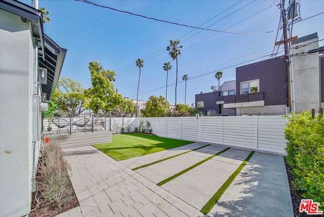 2021 Idaho Avenue, Santa Monica, CA 90403