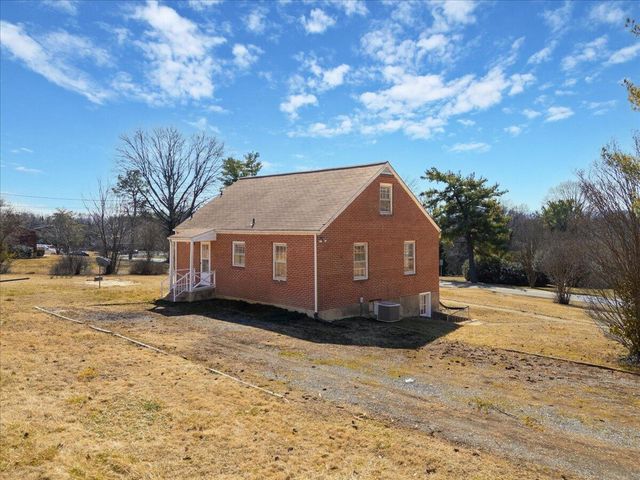 7937 Enon DR, Roanoke, VA 24019