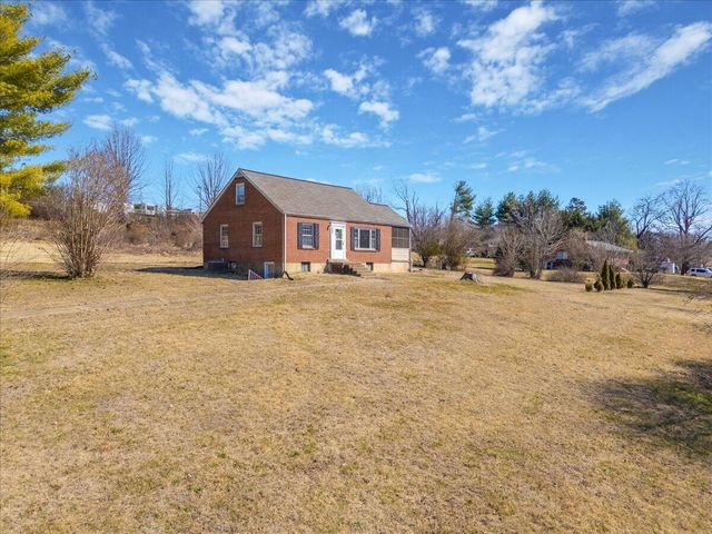 7937 Enon DR, Roanoke, VA 24019