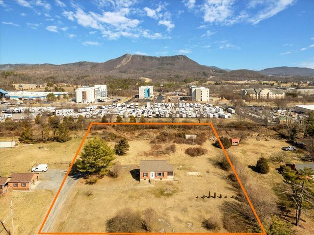 7937 Enon DR, Roanoke, VA 24019