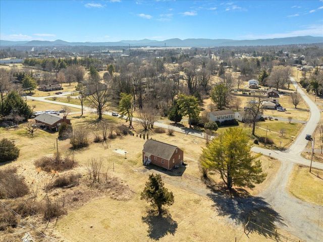 7937 Enon DR, Roanoke, VA 24019