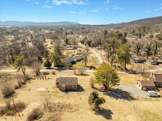 7937 Enon DR, Roanoke, VA 24019