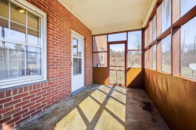 7937 Enon DR, Roanoke, VA 24019