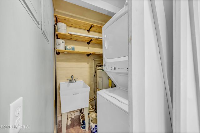 64 Northwood Drive, Wilmington, NC 28405
