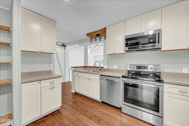 64 Northwood Drive, Wilmington, NC 28405