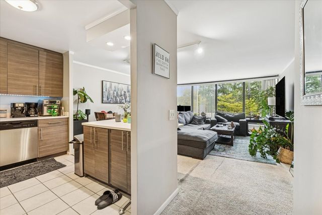 5445 N Sheridan Road 306, Chicago, IL 60640