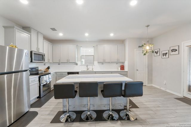 1623 Iron Creek, San Antonio, TX 78245