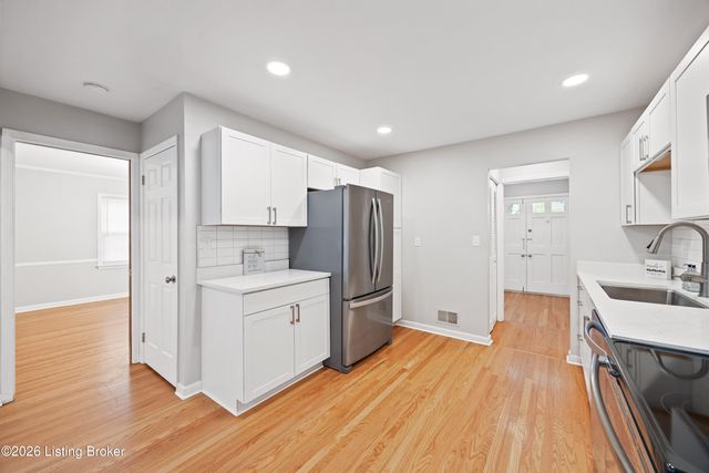 9706 Lanesboro Way, Louisville, KY 40242
