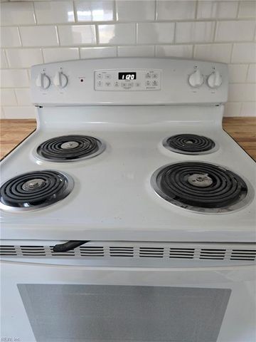 1026 Little Bay Ave Apt 3, Norfolk, VA 23503