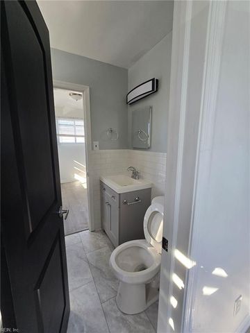 1026 Little Bay Ave Apt 3, Norfolk, VA 23503