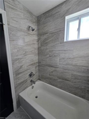 1026 Little Bay Ave Apt 3, Norfolk, VA 23503