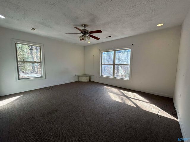 724 Old Hwy 31 S, Falkville, AL 35622