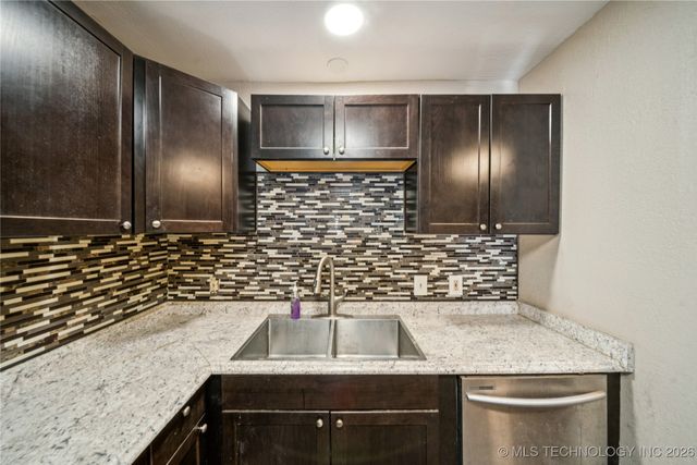 4640 S 30th West Avenue, Tulsa, OK 74107