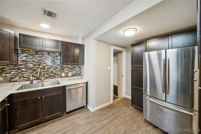 4640 S 30th West Avenue, Tulsa, OK 74107