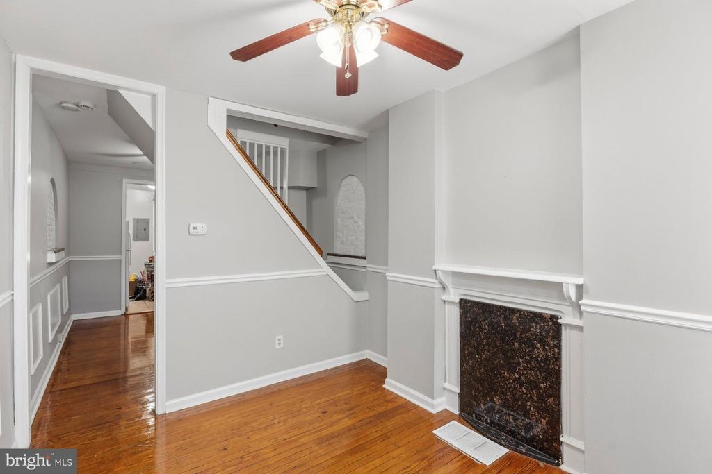 Image 11 of property listing at 868 CARROLL ST, Baltimore, MD 21230
