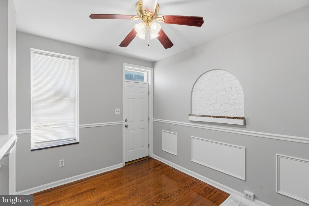 Image 12 of property listing at 868 CARROLL ST, Baltimore, MD 21230