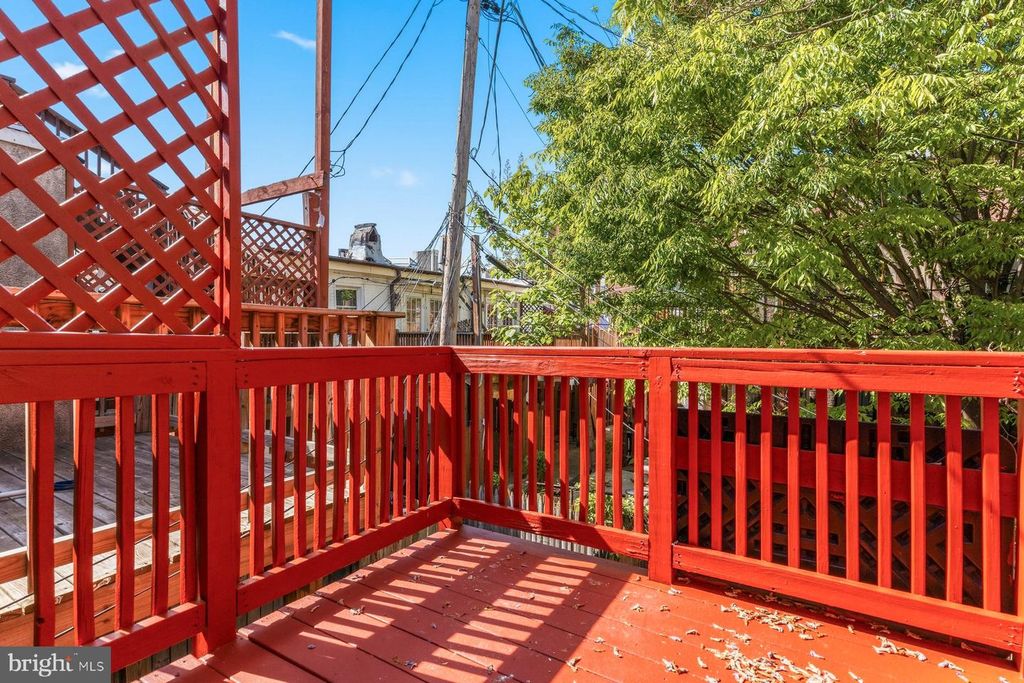 Image 16 of property listing at 868 CARROLL ST, Baltimore, MD 21230