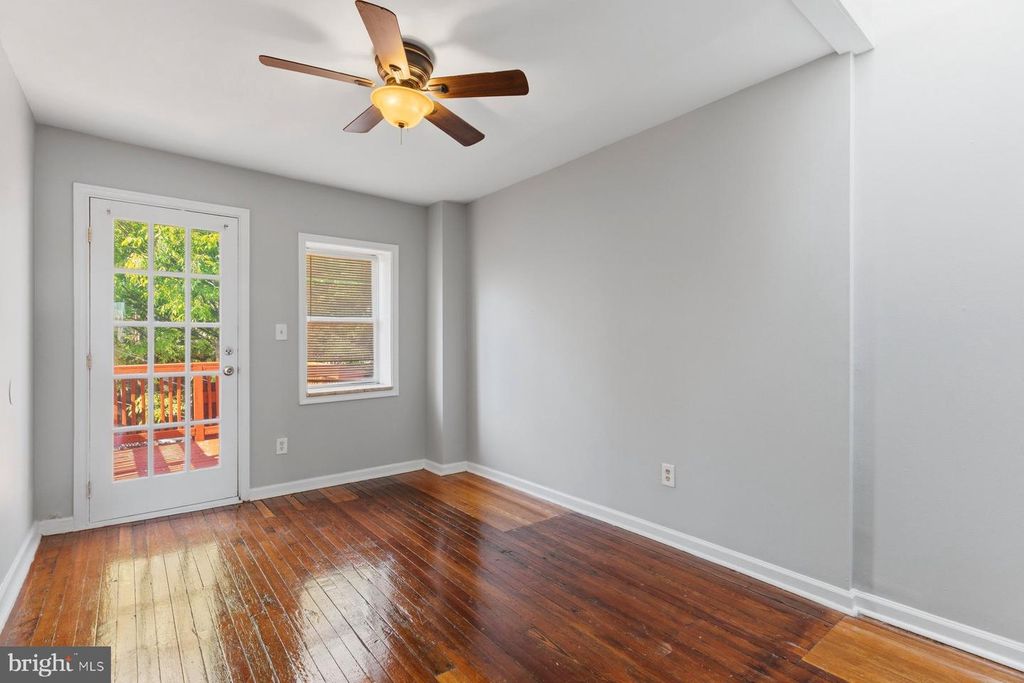 Image 19 of property listing at 868 CARROLL ST, Baltimore, MD 21230