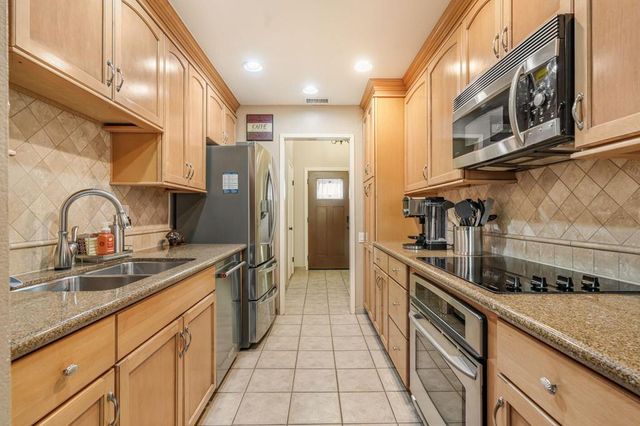 43260 Silktree Lane, Palm Desert, CA 92260