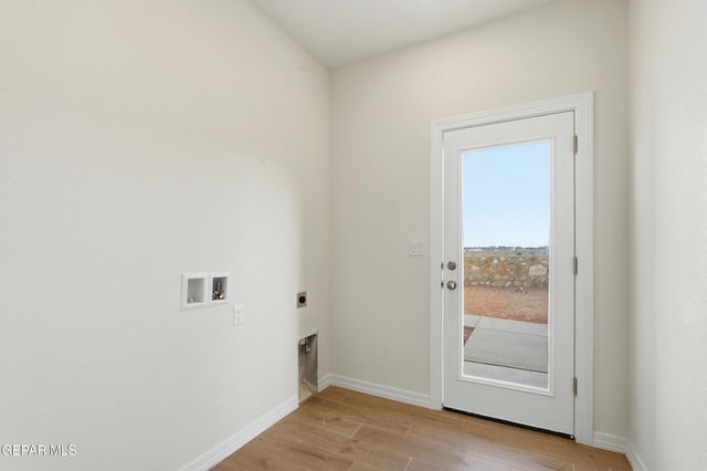 3736 MODEL Lane, El Paso, TX 79938