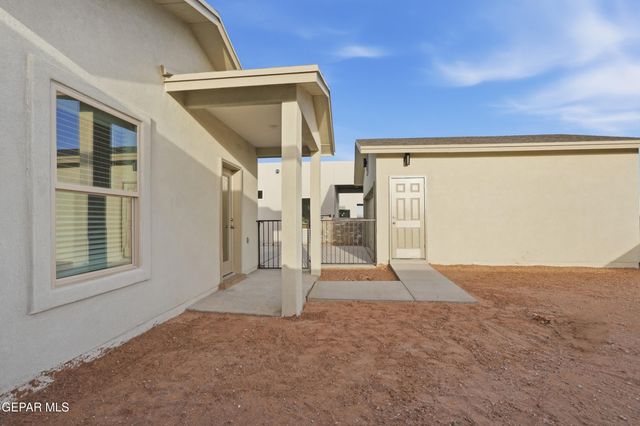 3736 MODEL Lane, El Paso, TX 79938