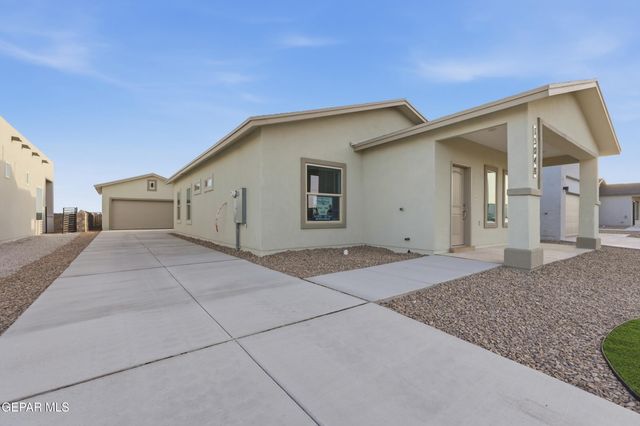 3736 MODEL Lane, El Paso, TX 79938