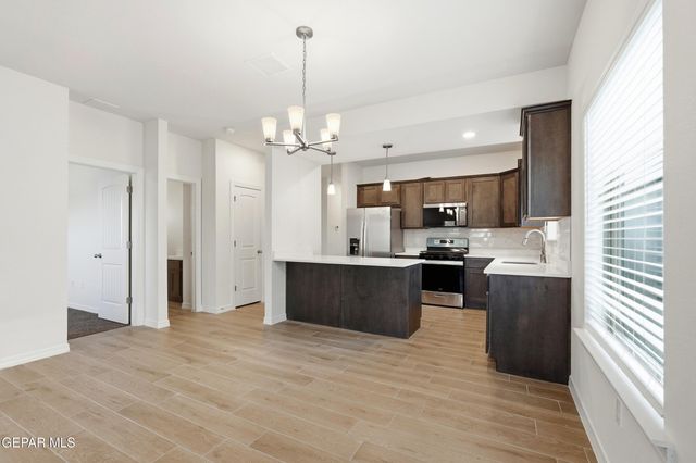 3736 MODEL Lane, El Paso, TX 79938