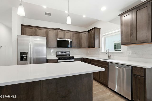 3736 MODEL Lane, El Paso, TX 79938