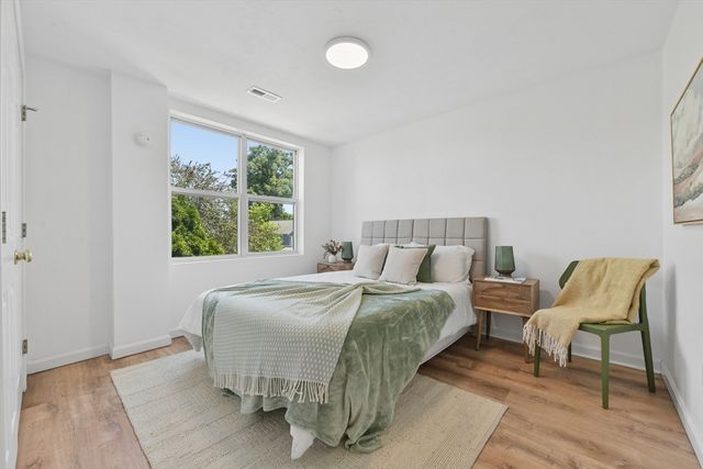 110 Coolidge Hill Rd 2, Watertown, MA 02472