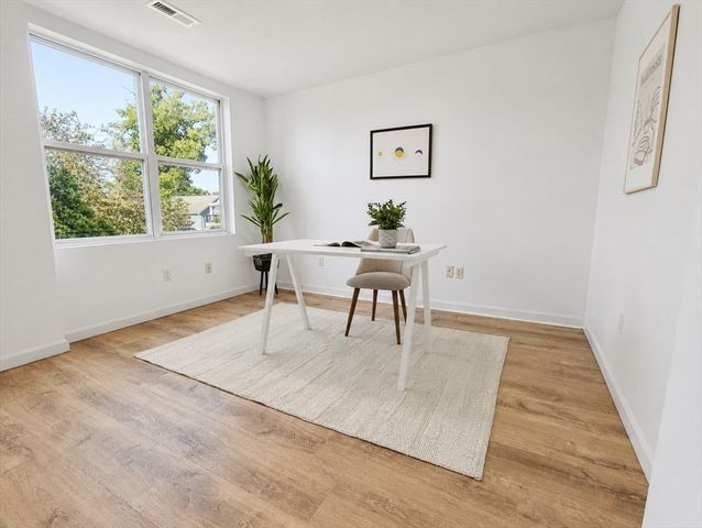 110 Coolidge Hill Rd 2, Watertown, MA 02472