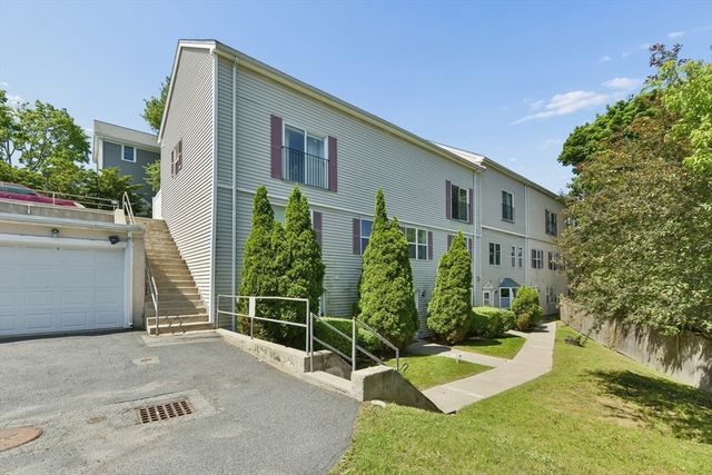 110 Coolidge Hill Rd 2, Watertown, MA 02472
