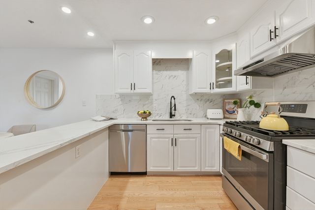 110 Coolidge Hill Rd 2, Watertown, MA 02472