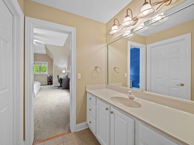 3404 Redwing Drive, Naperville, IL 60564
