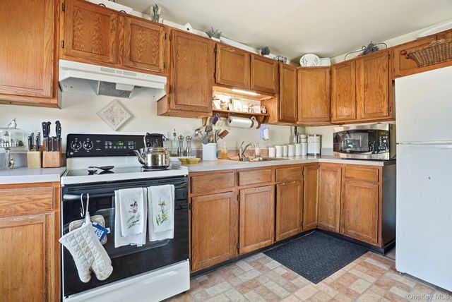 50 Sunset Road, Montrose, NY 10548