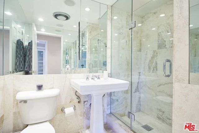 865 Comstock Avenue 6A, Los Angeles, CA 90024