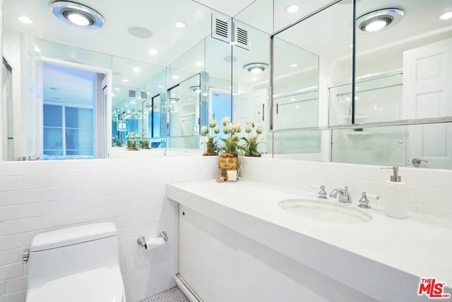 865 Comstock Avenue 6A, Los Angeles, CA 90024