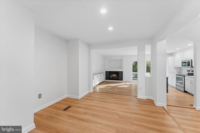 12066 EDGEMERE CIR, Reston, VA 20190