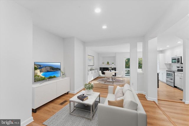 12066 EDGEMERE CIR, Reston, VA 20190