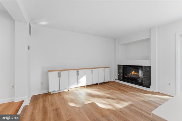 12066 EDGEMERE CIR, Reston, VA 20190